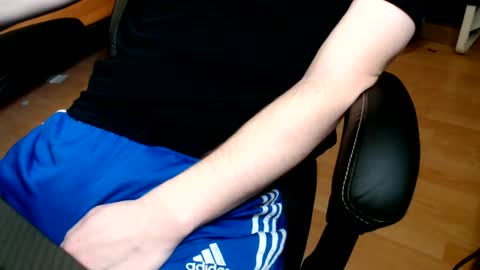 Snapshot of commanderchip chatting on February 15, 3:06 pm commanderchip online show from February 15, 3:06 pm