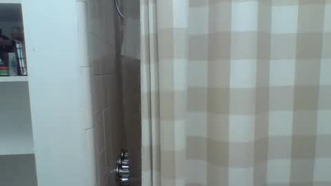 comnfromme1 online show from November 4, 5:41 am