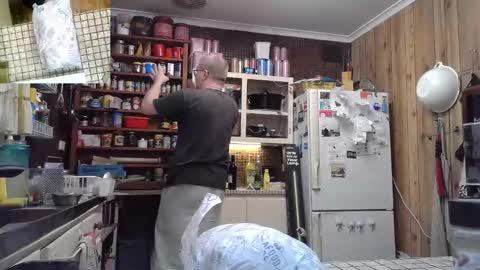 Snapshot of cookieliquor chatting on September 19, 12:35 am Cookie - I do cooking streams occasionally. Next stream  online show from September 19, 12:35 am