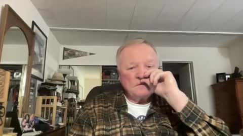 Snapshot of cookoosnest chatting on December 4, 4:10 am cookoosnest online show from December 4, 4:10 am