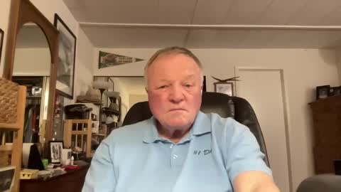 Snapshot of cookoosnest chatting on January 6, 5:41 am cookoosnest online show from January 6, 5:41 am