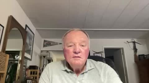 Snapshot of cookoosnest chatting on November 1, 4:49 am cookoosnest online show from November 1, 4:49 am