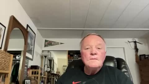 Snapshot of cookoosnest chatting on September 17, 4:13 am cookoosnest online show from September 17, 4:13 am