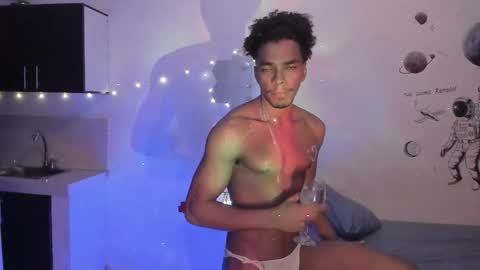 Snapshot of coreyglover chatting on September 24, 9:30 am CoreyGlover online show from September 24, 9:30 am