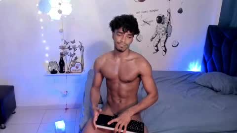 Snapshot of coreyglover chatting on September 29, 9:52 am CoreyGlover online show from September 29, 9:52 am