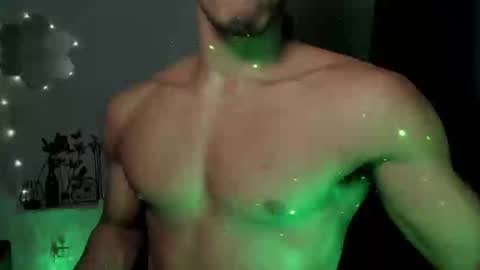 Snapshot of coreyglover chatting on September 19, 7:31 am CoreyGlover online show from September 19, 7:31 am