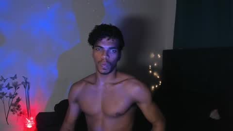 Snapshot of coreyglover chatting on February 12, 12:22 pm CoreyGlover online show from February 12, 12:22 pm