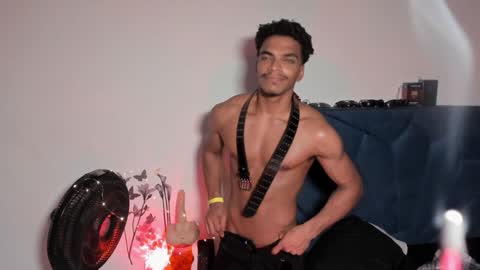 Snapshot of coreyglover chatting on January 15, 7:05 am CoreyGlover online show from January 15, 7:05 am