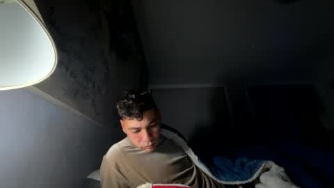 Snapshot of coronelking chatting on December 31, 1:08 pm coronelking online show from December 31, 1:08 pm