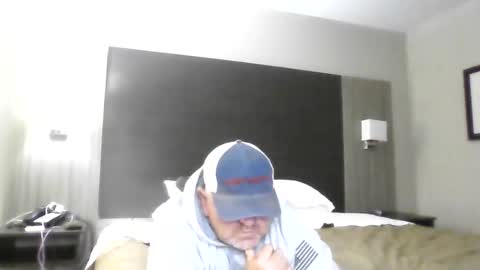 Snapshot of couple_pleaser1 chatting on September 29, 11:11 pm Ieathairytacos online show from September 29, 11:11 pm