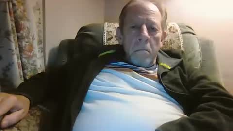 Snapshot of courieral1 chatting on September 18, 11:29 pm courieral1 online show from September 18, 11:29 pm