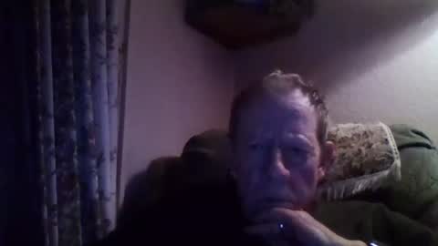 Snapshot of courieral1 chatting on February 24, 6:27 am courieral1 online show from February 24, 6:27 am