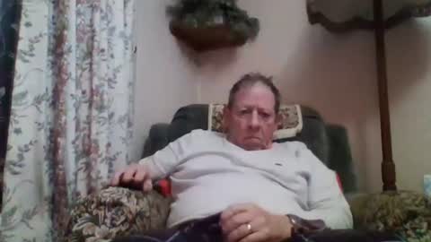 Snapshot of courieral1 chatting on February 17, 5:58 am courieral1 online show from February 17, 5:58 am