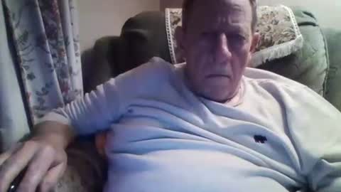 Snapshot of courieral1 chatting on February 3, 10:54 pm courieral1 online show from February 3, 10:54 pm