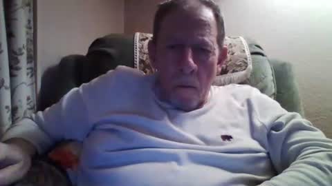 Snapshot of courieral1 chatting on February 18, 9:20 pm courieral1 online show from February 18, 9:20 pm