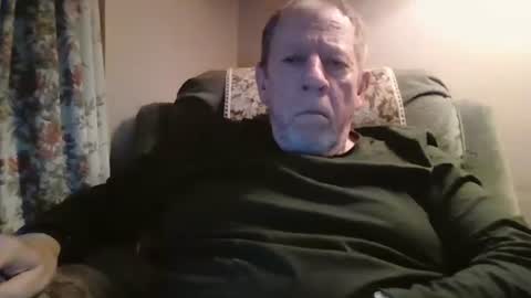 Snapshot of courieral1 chatting on October 25, 6:48 am courieral1 online show from October 25, 6:48 am