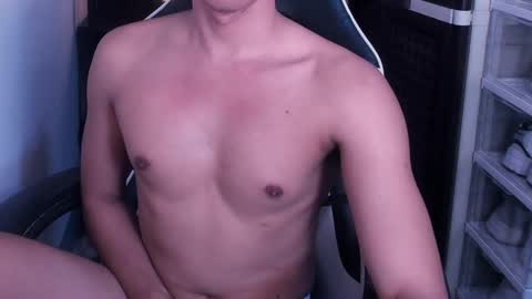 Snapshot of crazyasiancum chatting on January 28, 3:04 am Zion online show from January 28, 3:04 am