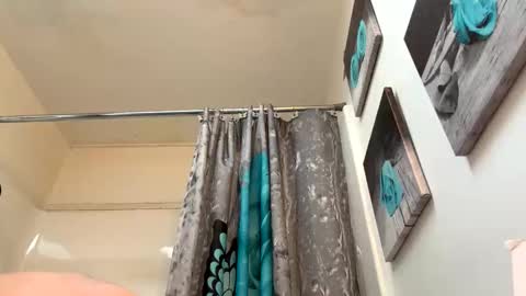 crazydill28 online show from November 3, 7:37 pm