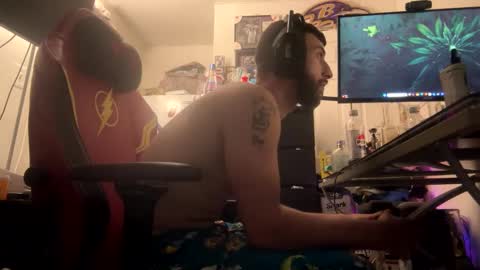 crazydill28 online show from October 5, 9:30 pm