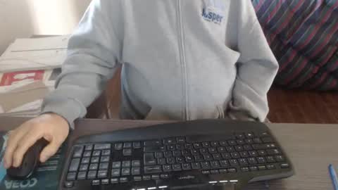 Creamormilk online show from October 1, 6:01 pm