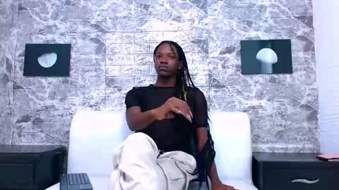 CriisBrown  online show from November 11, 11:15 am