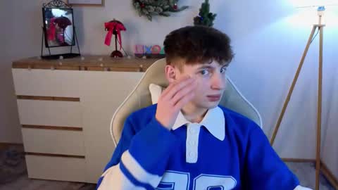 Chris online show from December 14, 3:08 pm