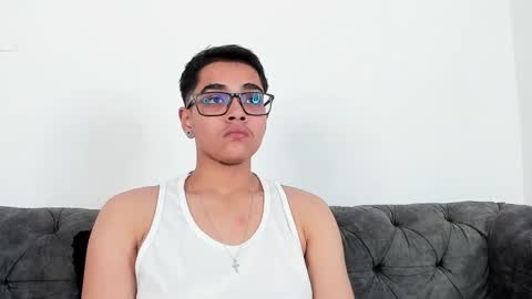 cristian_suarezz_ online show from October 28, 12:46 am