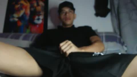 criistofer online show from December 15, 4:42 am