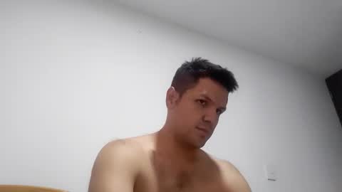 Snapshot of cristopher3042 chatting on January 2, 10:33 pm cristopher3042 online show from January 2, 10:33 pm