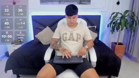 Cristopher online show from November 2, 9:46 am