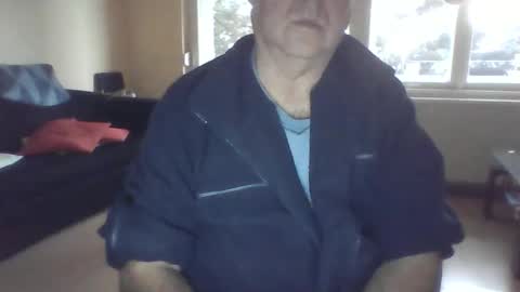 csikar1 online show from November 17, 7:33 am