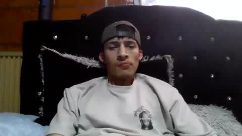 Aronn Cruz online show from November 4, 1:34 pm