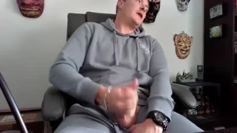 Snapshot of cum_gun_19 chatting on September 10, 7:40 am cum gun online show from September 10, 7:40 am