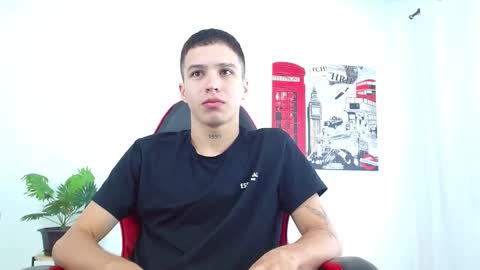 Snapshot of cumandres chatting on October 17, 2:43 pm cumandres online show from October 17, 2:43 pm