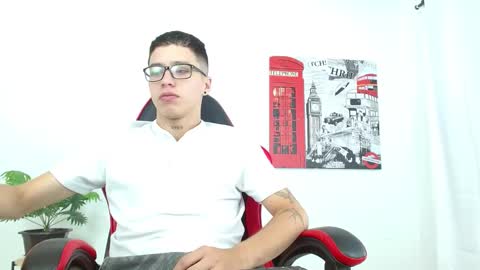 Snapshot of cumandres chatting on September 22, 2:27 pm cumandres online show from September 22, 2:27 pm