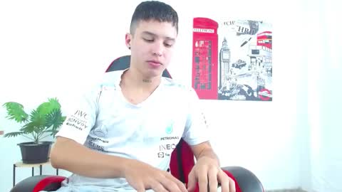 Snapshot of cumandres chatting on October 1, 1:59 pm cumandres online show from October 1, 1:59 pm