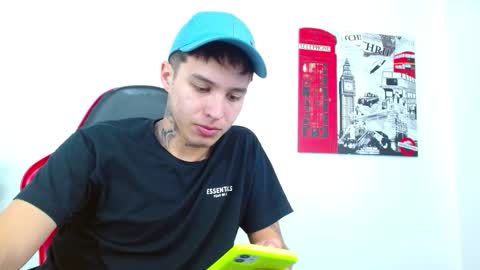 cumandres online show from February 24, 3:46 pm