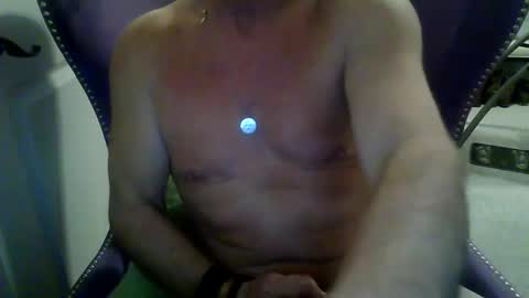 cumngetit910 online show from February 4, 9:21 pm