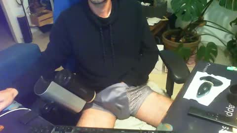 curiousgenie online show from November 15, 12:45 am