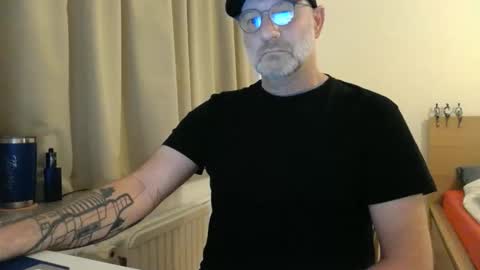 Curman85 online show from February 14, 11:33 pm