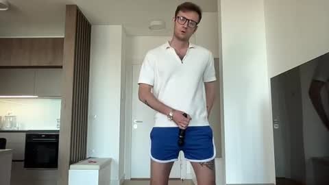 cute_skywalker online show from July 4, 7:00 am