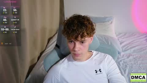 Snapshot of cute_thomas chatting on October 23, 7:28 pm Thomas -  online show from October 23, 7:28 pm