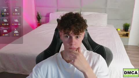 Snapshot of cute_thomas chatting on December 28, 7:22 pm Thomas -  online show from December 28, 7:22 pm