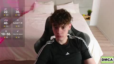 Snapshot of cute_thomas chatting on February 20, 5:07 pm Thomas -  online show from February 20, 5:07 pm