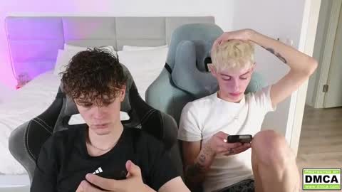 Snapshot of cute_thomas chatting on March 3, 7:56 pm Thomas -  online show from March 3, 7:56 pm