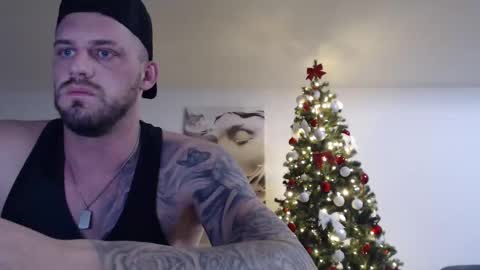 d3niis77 online show from December 16, 7:59 am