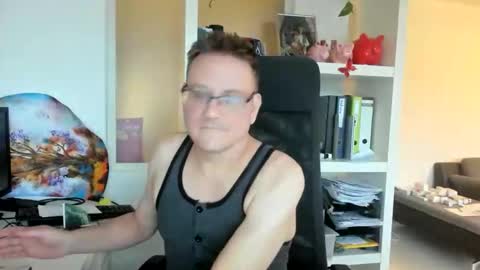 d_i_v_i_t_i_a_c_u_s online show from December 1, 7:44 am