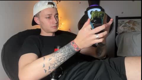 Snapshot of da_danya chatting on October 29, 2:14 am da_danya online show from October 29, 2:14 am