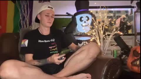 Snapshot of da_danya chatting on October 22, 2:37 am da_danya online show from October 22, 2:37 am