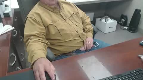 Snapshot of daddy7194 chatting on October 20, 9:35 am daddy7194 online show from October 20, 9:35 am